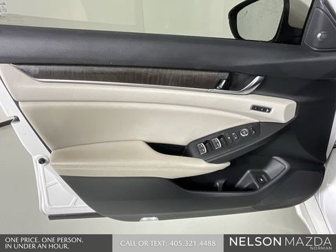 Used 2021 Honda Accord Touring image 16