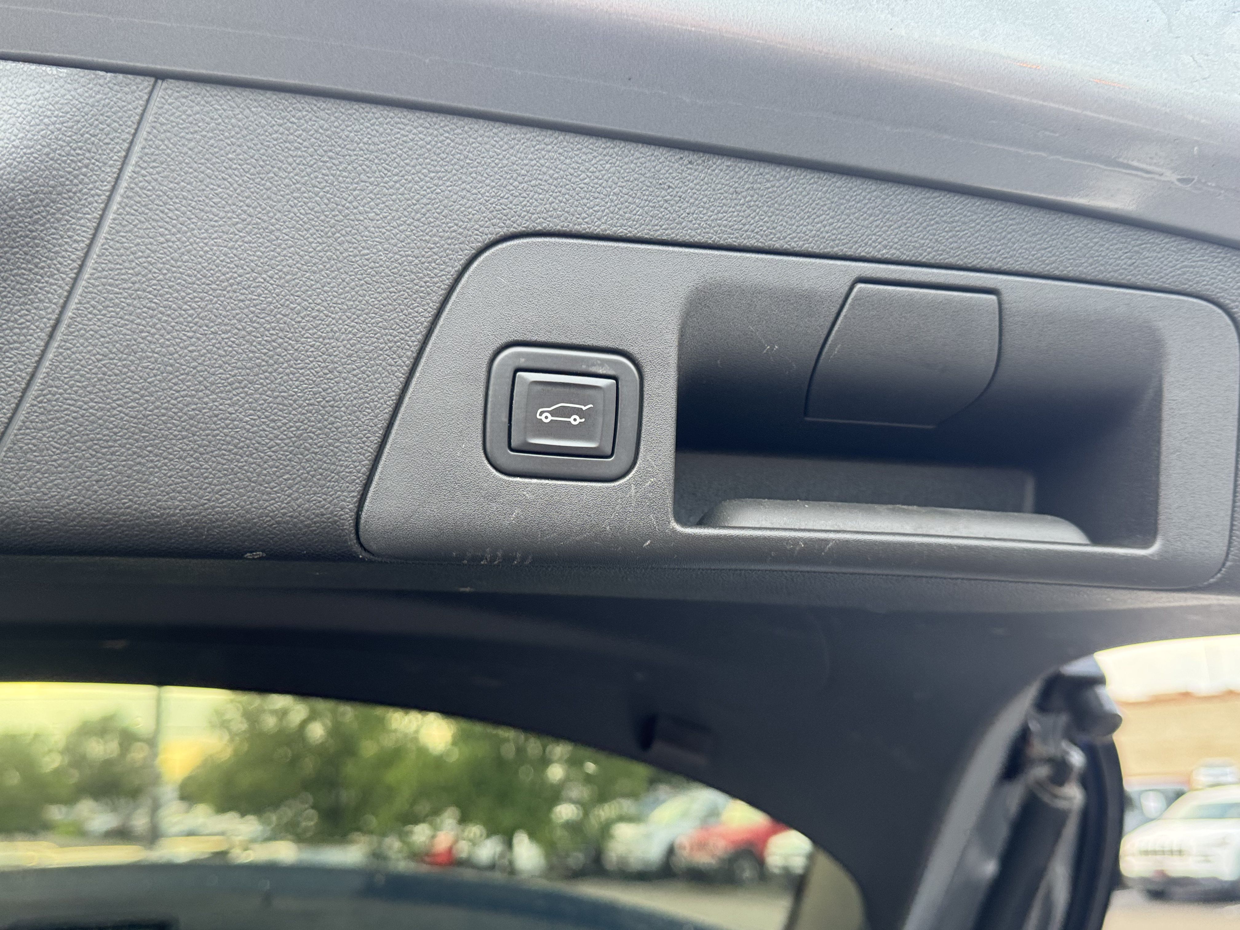 Used 2021 Buick Envision Essence w/ Technology Package I AWD/4WD image 14
