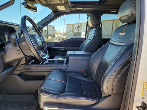 Used 2024 Ford F250 Platinum image 19