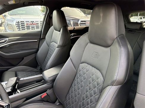 Used 2022 Audi e-tron S Prestige w/ Prestige Package image 25