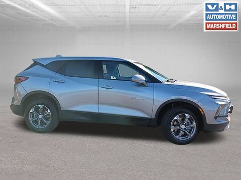 Used 2025 Chevrolet Blazer LT AWD/4WD image 19