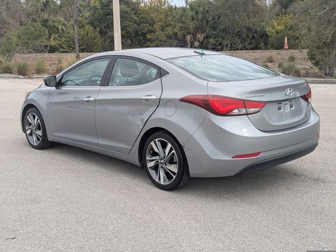 Used 2015 Hyundai Elantra Limited w/ Option Group 05 image 7