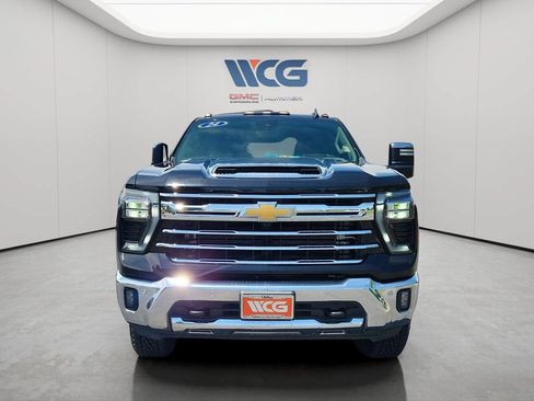 Used 2025 GMC Sierra 2500 AT4X AWD/4WD image 6