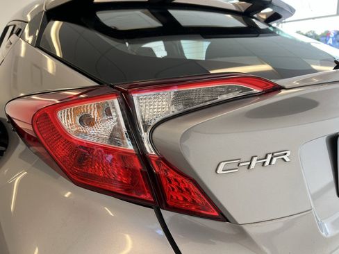 Used 2018 Toyota C-HR XLE image 32