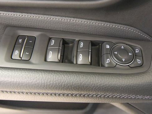 Used 2023 GMC Yukon XL Denali image 15