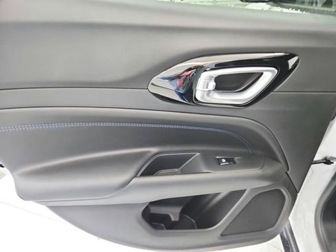 New 2026 Jeep Compass Latitude image 24