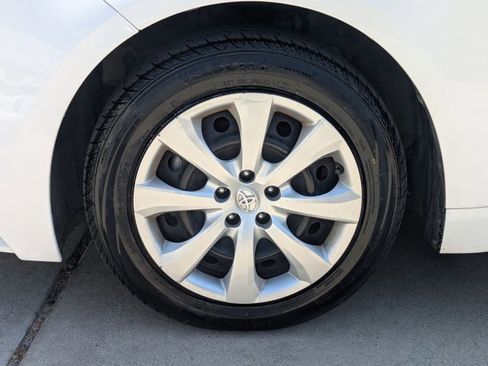 Used 2020 Toyota Corolla LE w/ Carpet Mat Package (TMS) FWD image 23