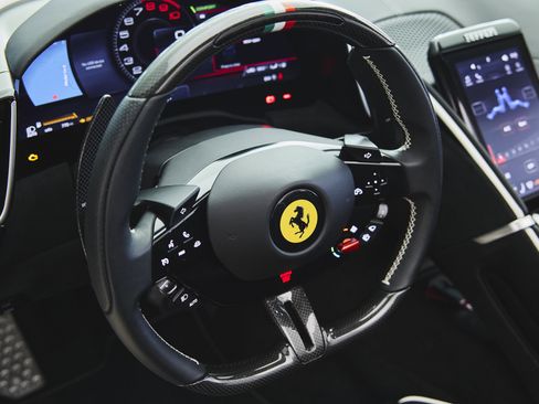 Used 2024 Ferrari Roma Spider image 27