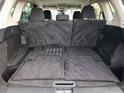 Used 2023 Nissan Rogue S image 29