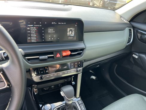 Certified 2025 Kia Seltos SX w/ SX Sunroof Package image 29