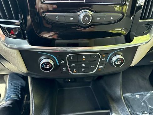 Used 2022 Chevrolet Traverse LS w/ Midnight/Sport Edition FWD image 27