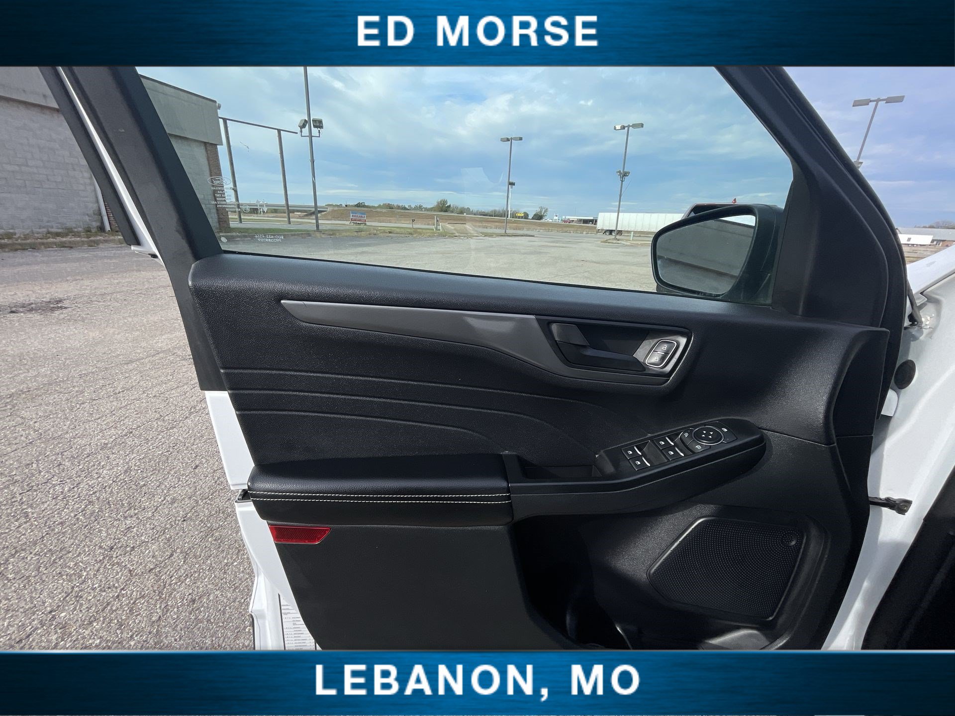 Used 2025 Ford Escape Active AWD/4WD image 21