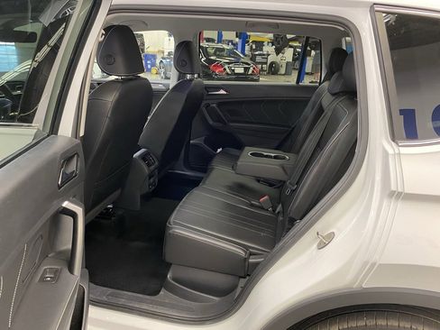Used 2022 Volkswagen Tiguan SE image 15