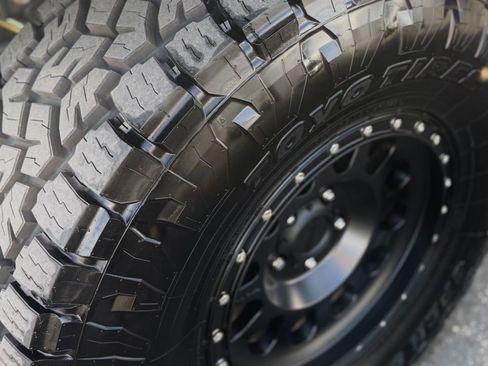 Used 2018 Jeep Wrangler Unlimited Rubicon w/ Connectivity Group image 15