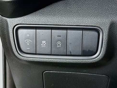 Used 2024 Kia Soul LX w/ Option Group 015 FWD image 17