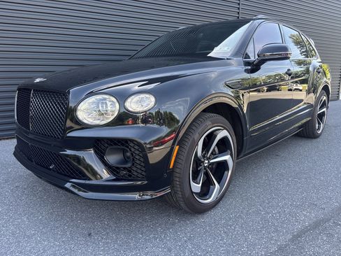 Used 2022 Bentley Bentayga AWD/4WD image 1