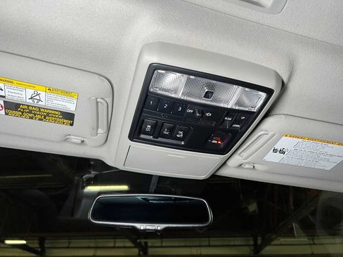 Used 2018 Toyota 4Runner Limited AWD/4WD image 41
