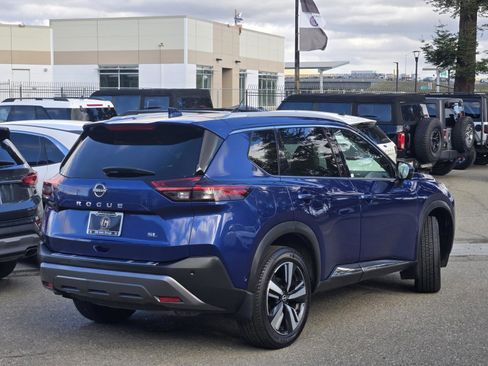 Used 2022 Nissan Rogue SL w/ SL Premium Package image 4