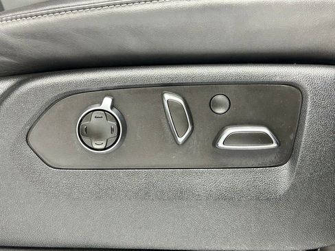 Used 2021 Cadillac Escalade ESV Premium Luxury Platinum image 12