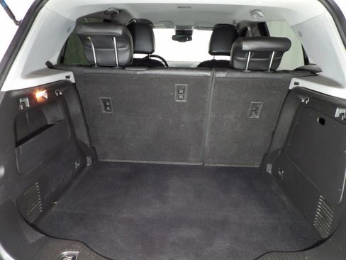 Used 2019 Chevrolet Trax LT w/ LT Convenience Package FWD image 7