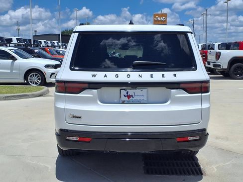 Used 2024 Jeep Wagoneer Series II AWD/4WD image 7