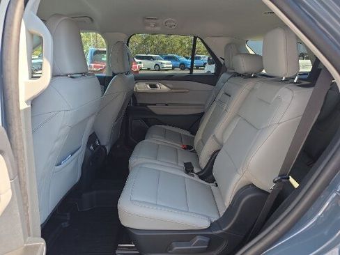 Certified 2025 Ford Explorer Active w/ Active Comfort Package image 17