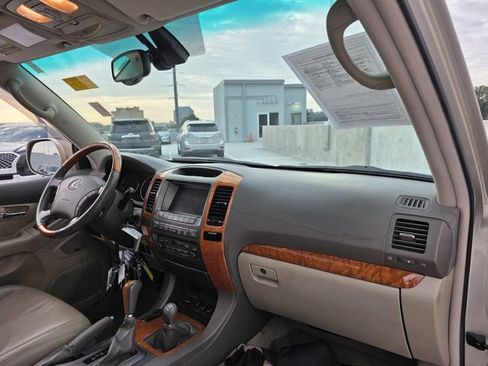 Used 2006 Lexus GX 470 image 25