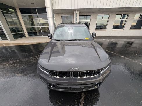 Used 2023 Jeep Grand Cherokee L Overland image 5