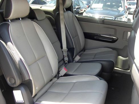 Used 2015 Kia Sedona EX FWD image 17