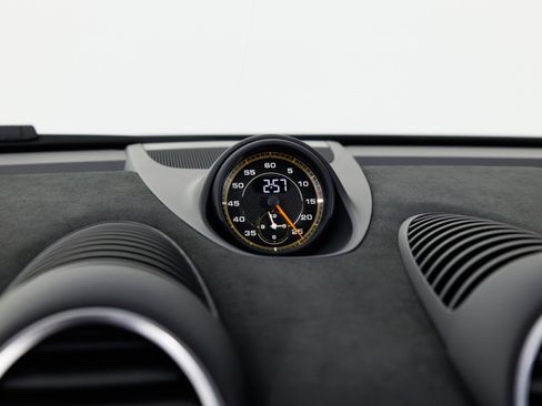 Used 2025 Porsche 718 Cayman GT4 RS image 29