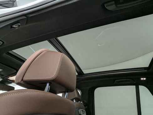 Used 2021 BMW X5 xDrive40i w/ M Sport Package image 12