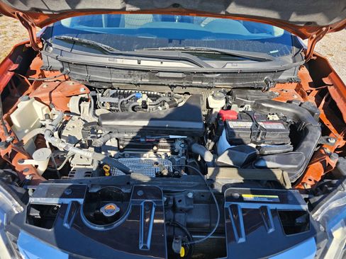 Used 2019 Nissan Rogue SV image 3