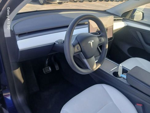 Used 2022 Tesla Model Y Long Range AWD/4WD image 6