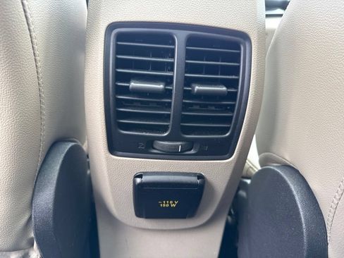 Used 2019 Ford Escape Titanium AWD/4WD image 11