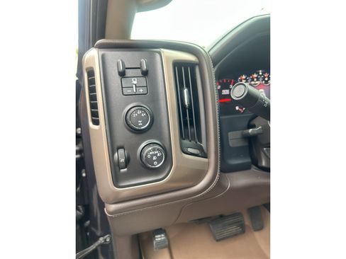 Used 2015 GMC Sierra 2500 Denali w/ Duramax Plus Package AWD/4WD image 16