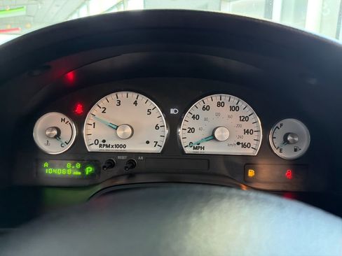 Used 2003 Ford Thunderbird image 21