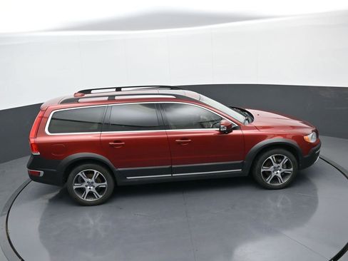Used 2015 Volvo XC70 T6 w/ Proximity Package AWD/4WD image 36