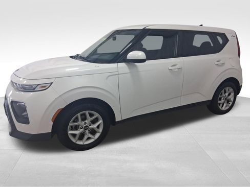 Used 2020 Kia Soul S FWD image 1