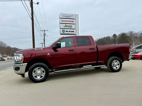 Used 2024 RAM 2500 Tradesman w/ Chrome Appearance Group image 5