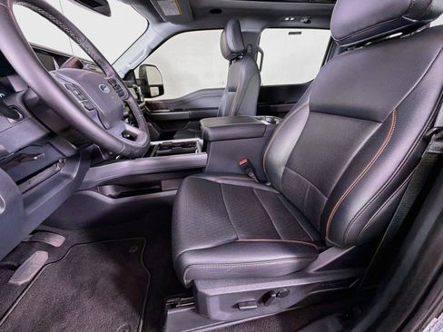 Used 2025 Ford F250 Lariat w/ Lariat Ultimate Package AWD/4WD image 2