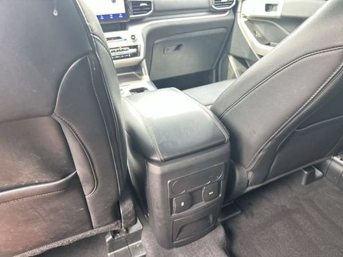 Used 2024 Ford Explorer XLT w/ Equipment Group 202A AWD/4WD image 23