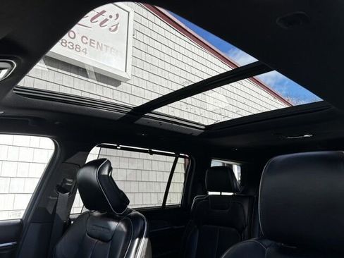 Used 2025 Jeep Grand Cherokee L Overland w/ Advanced Protech Group III image 16