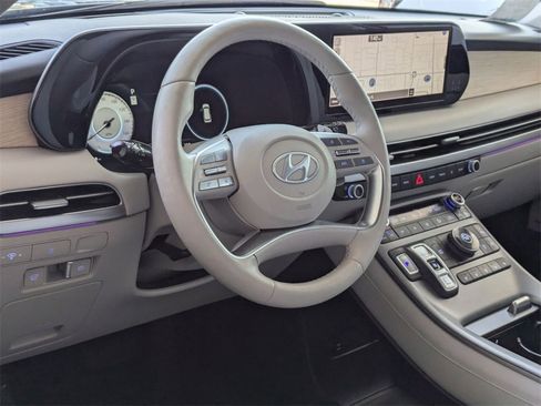 Used 2025 Hyundai Palisade Limited image 14
