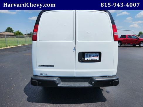 Used 2019 Chevrolet Express 3500 w/ Driver Convenience Package image 5