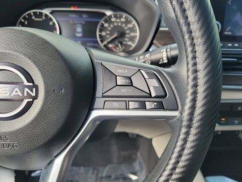 Used 2023 Nissan Altima 2.5 SV FWD image 15