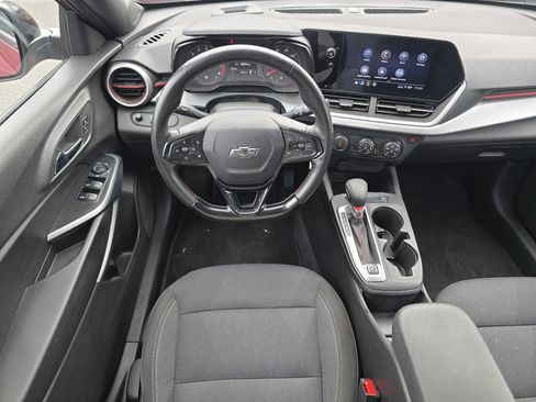 Used 2024 Chevrolet Trax RS FWD image 26