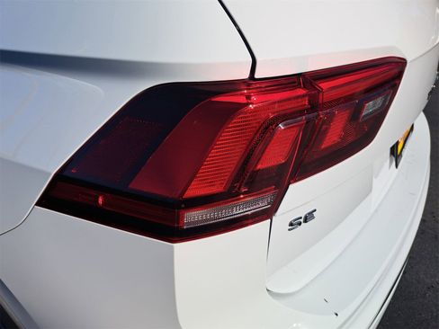 Used 2022 Volkswagen Tiguan SE R-Line image 35