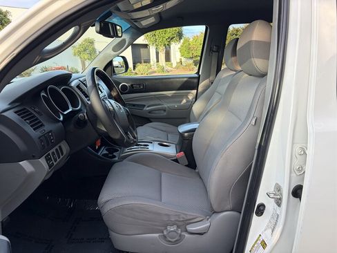 Used 2013 Toyota Tacoma PreRunner w/ TRD Sport Pkg RWD image 14