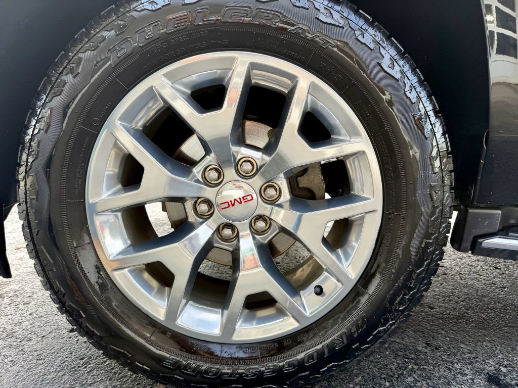 Used 2018 GMC Yukon SLT w/ Open Road Package AWD/4WD image 30
