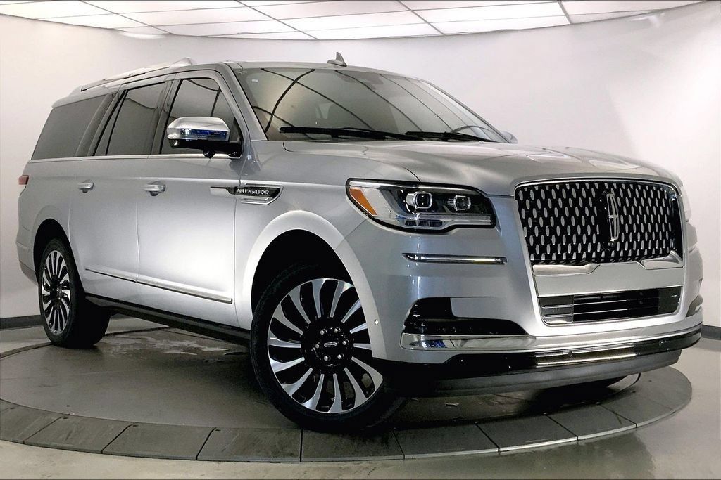 Used 2023 Lincoln Navigator L Black Label AWD/4WD image 1